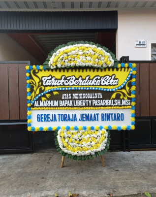 Papan Bunga Duka di Sadai
